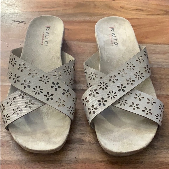 Rialto Sandals - Picture 1 of 5